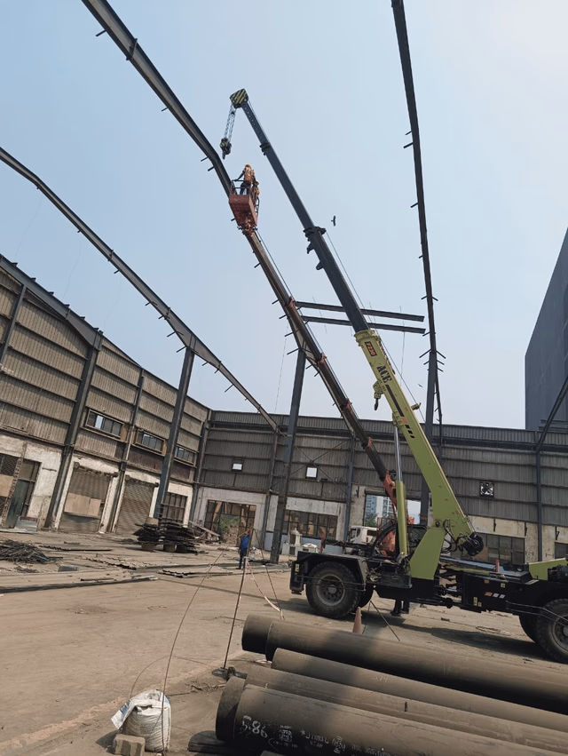 Mass Concrete Rubble Crushing & Loading